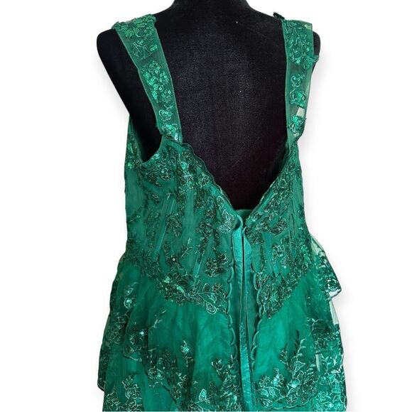 Emerald Green Corset Elegant Tulle Tiered Sequins Sparkly A Slit Prom Gown - Picture 5 of 13